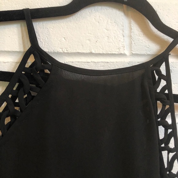 🌞 Black Detail Tank - Picture 4 of 9